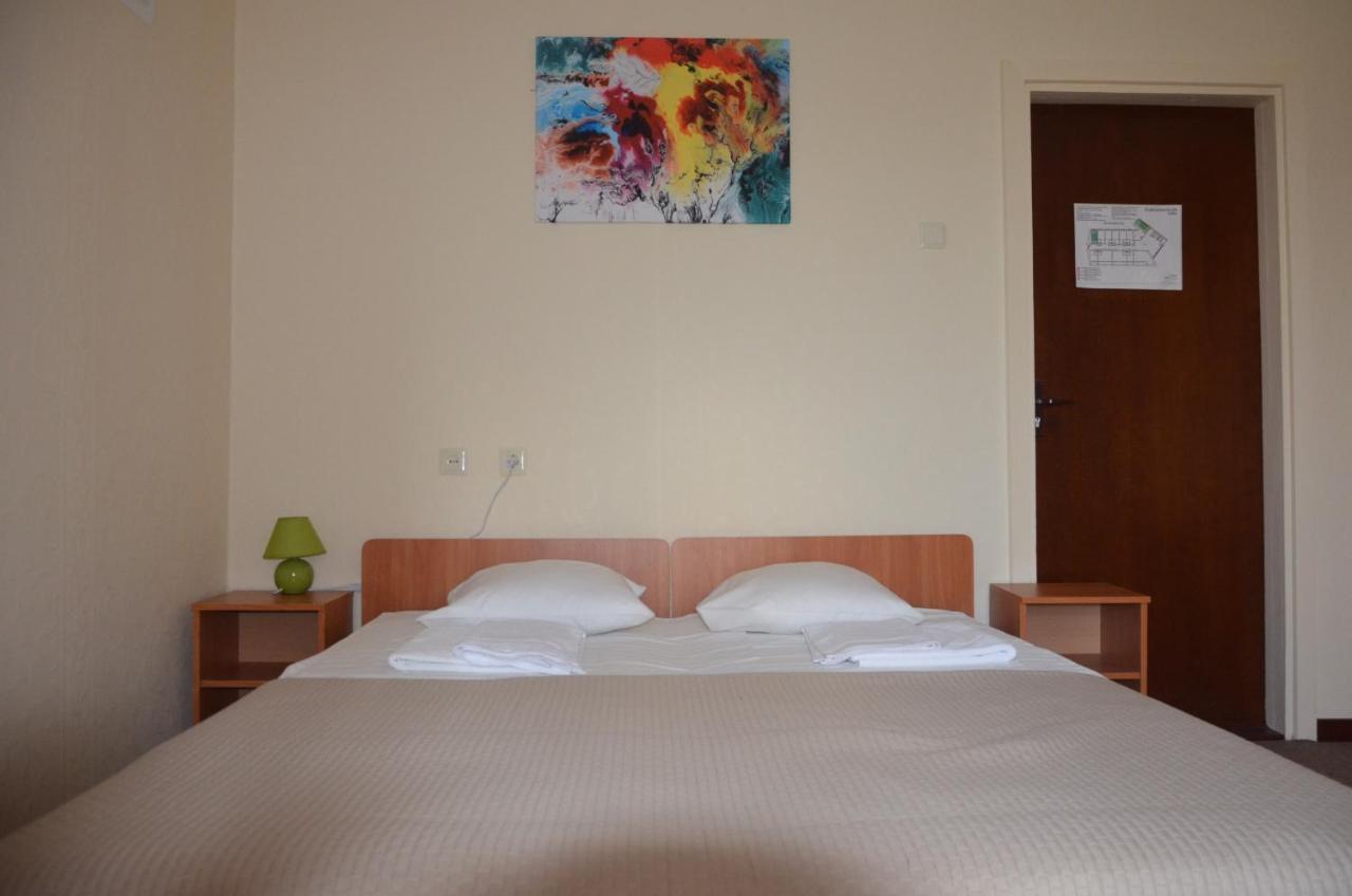 Latgale Hotel Rezekne Ngoại thất bức ảnh