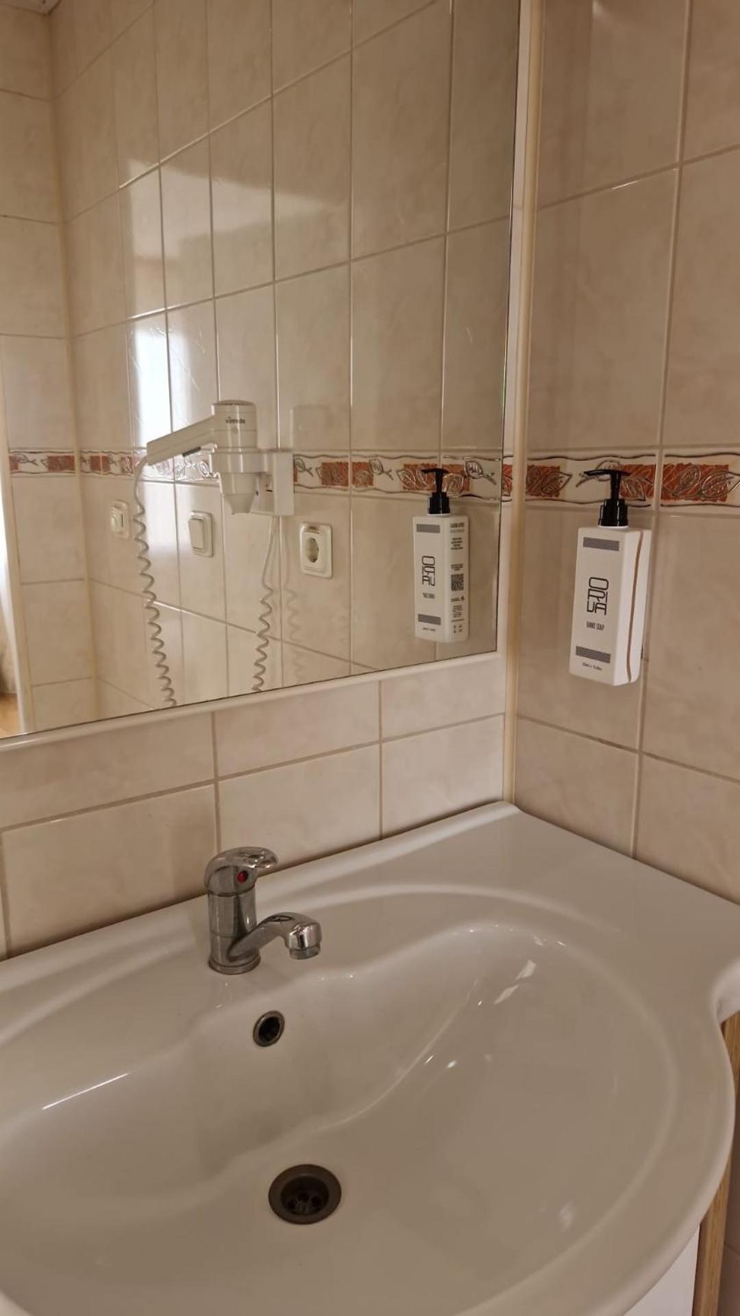 Latgale Hotel Rezekne Ngoại thất bức ảnh