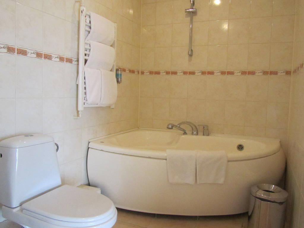 Latgale Hotel Rezekne Phòng bức ảnh
