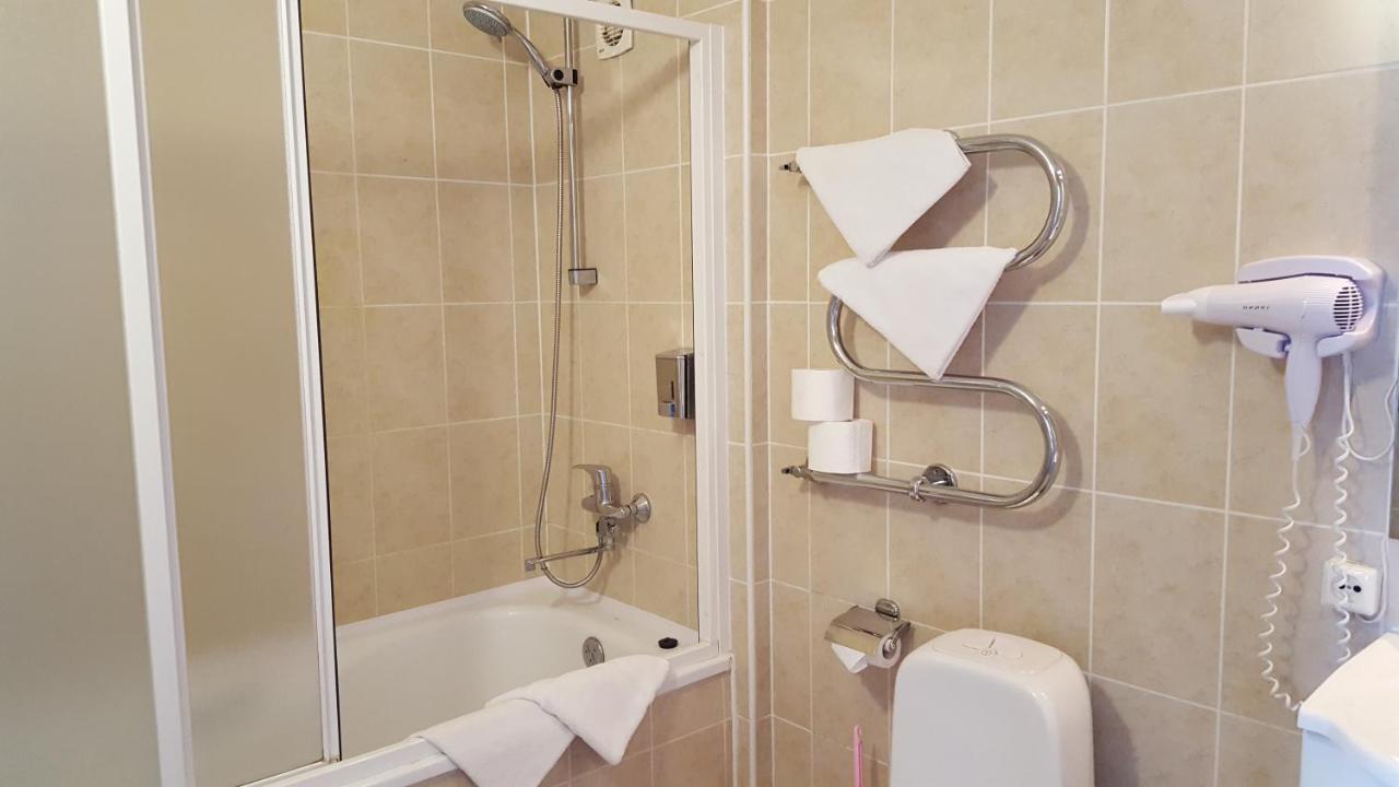 Latgale Hotel Rezekne Ngoại thất bức ảnh