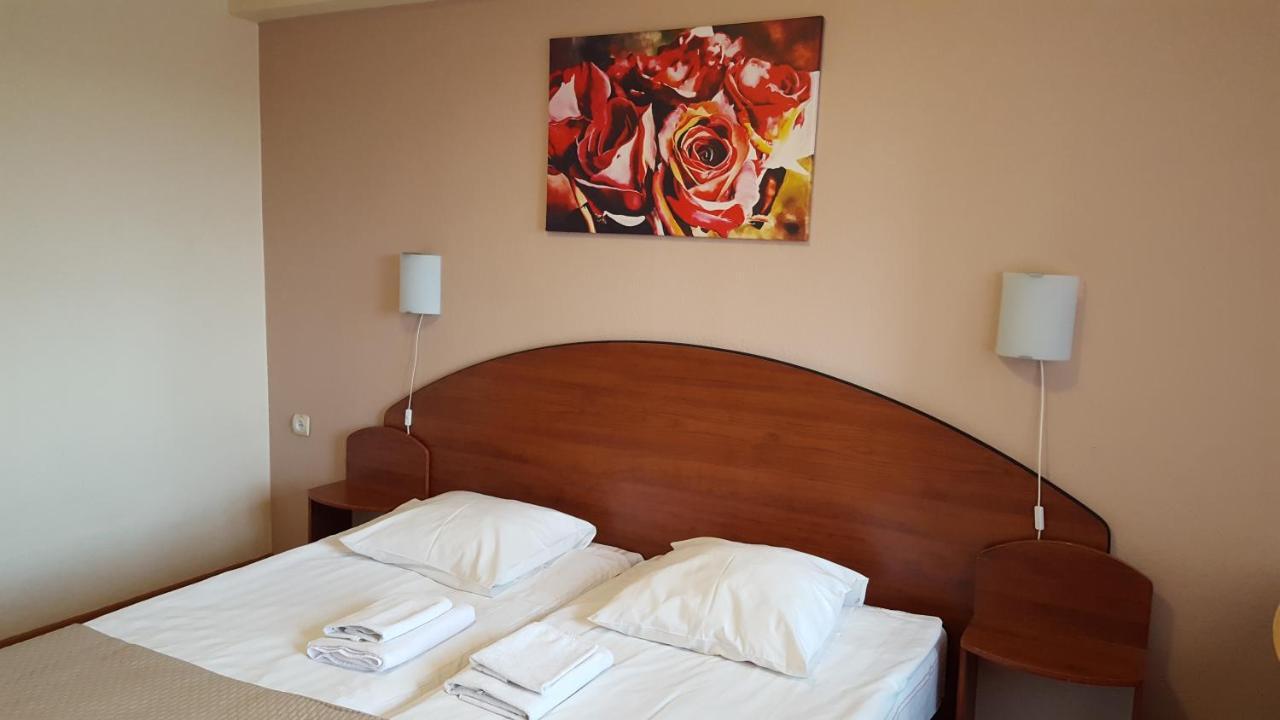 Latgale Hotel Rezekne Ngoại thất bức ảnh